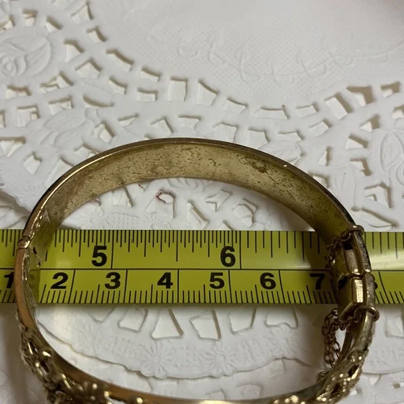 Whiting & Davis Vintage GoldTone Bracelet w/Green Gemstone with a Rose carved in - Picture 10 of 15